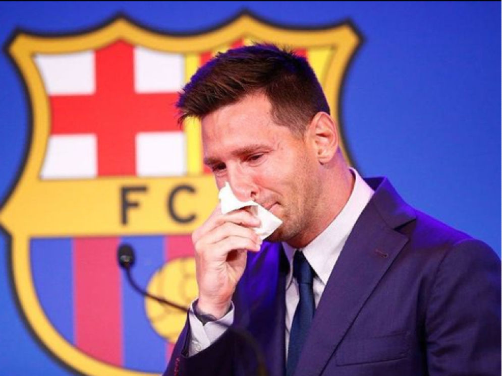 Megabintang sepak bola asal Argentina Lionel Messi pindah ke raksasa Ligue 1 Prancis Paris Saint-Germain (PSG) dari FC Barcelona dengan kontrak setengah triliun rupiah.