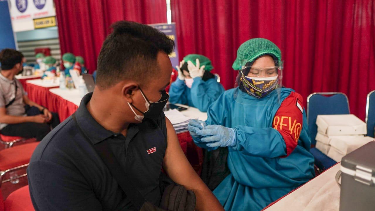 Pertamina Dukung Program Vaksinasi Massal TNI-Polri di Kalimantan Timur