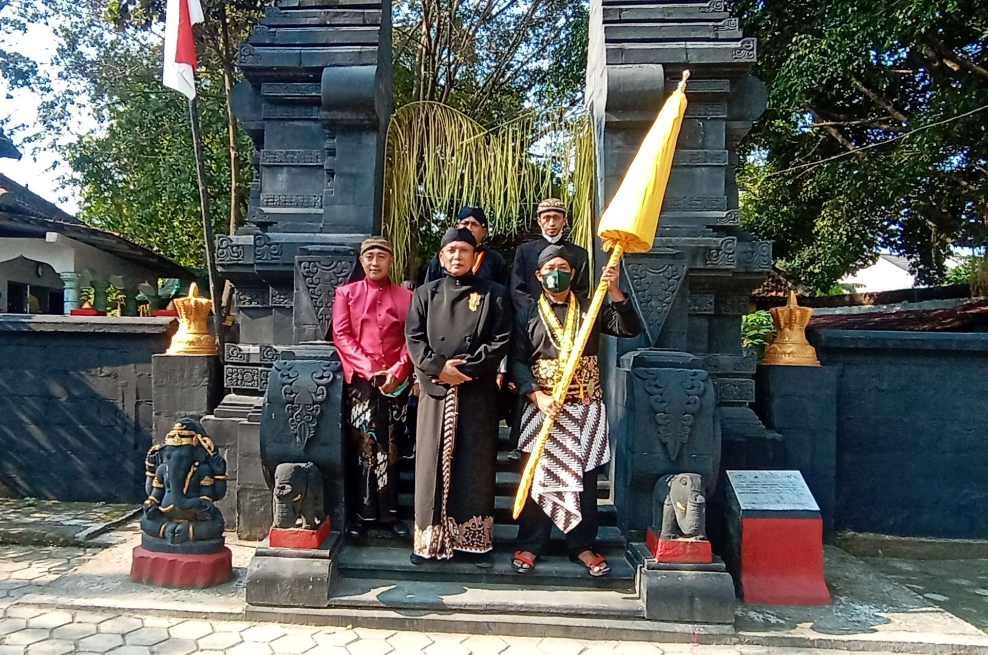 Ritual ganti Songsong di Pesanggrahan Sultan Hadiwijaya Pajang oleh Paguyuban Kesultanan Hadiwijaya