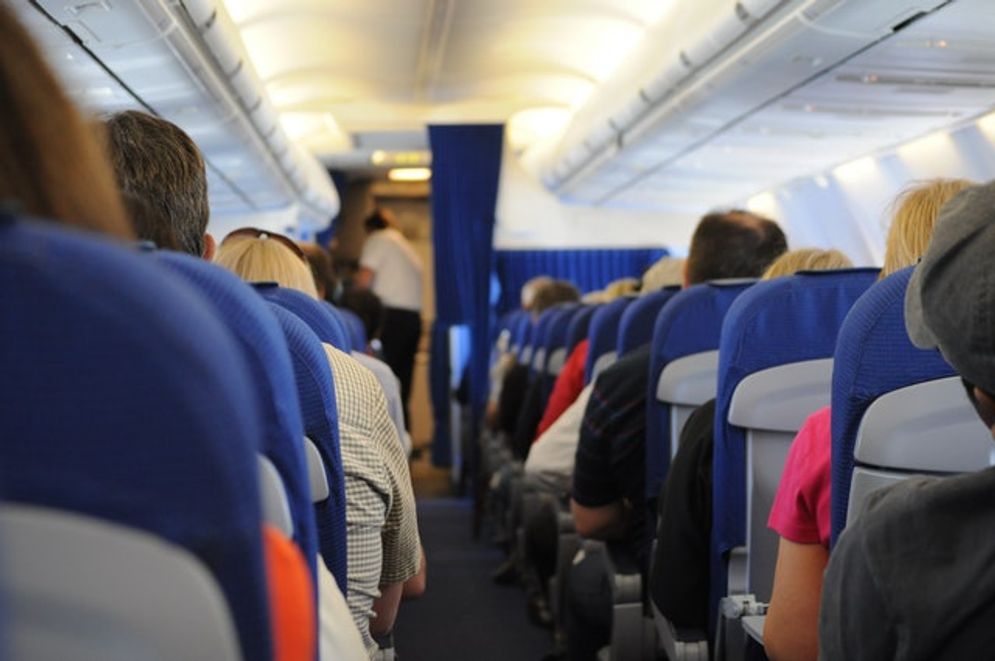 Tujuan Tersembunyi Mengapa Kursi Penumpang di Pesawat Kebanyakan Berwarna Biru