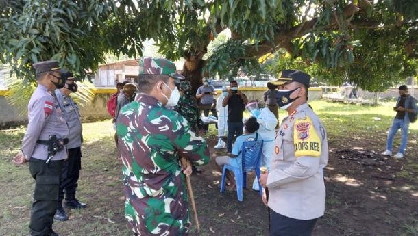 Uji Coba Penyekatan, TNI-Polri di Ende Jaring Ratusan Pelanggaran Prokes