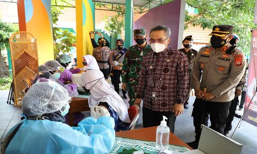 vaksinasi pelajar di sma 3 bantul.jpg