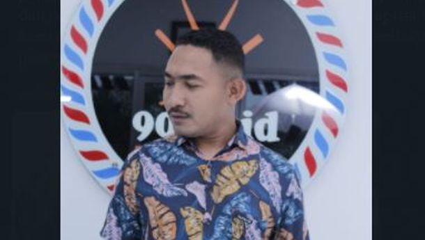 Rasakan Bedanya Mencukur Rambut di '90'S Kid Barbershop' Maumere