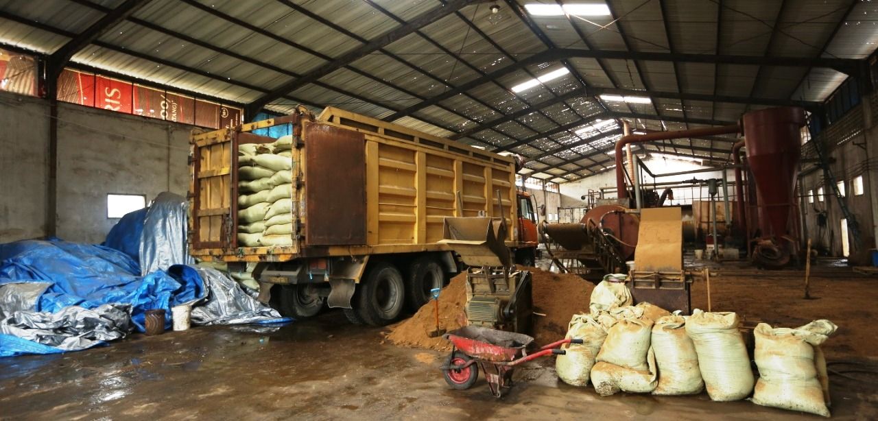 Pabrik pengolahan bulu ayam milik PT API