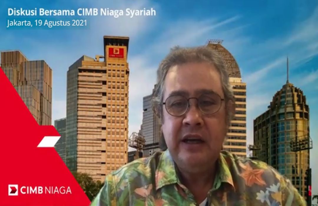 Direktur Syariah Banking CIMB Niaga Pandji P. Djajanegara