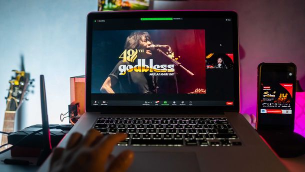 Nikmati Keseruan Konser Virtual Godbless 48th Anniversary di Aplikasi MAXstream