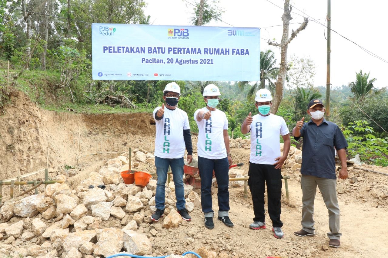 Pembangunan rumah layak huni di Pacitan yang digagas PJB dan Pemkab Pacitan.