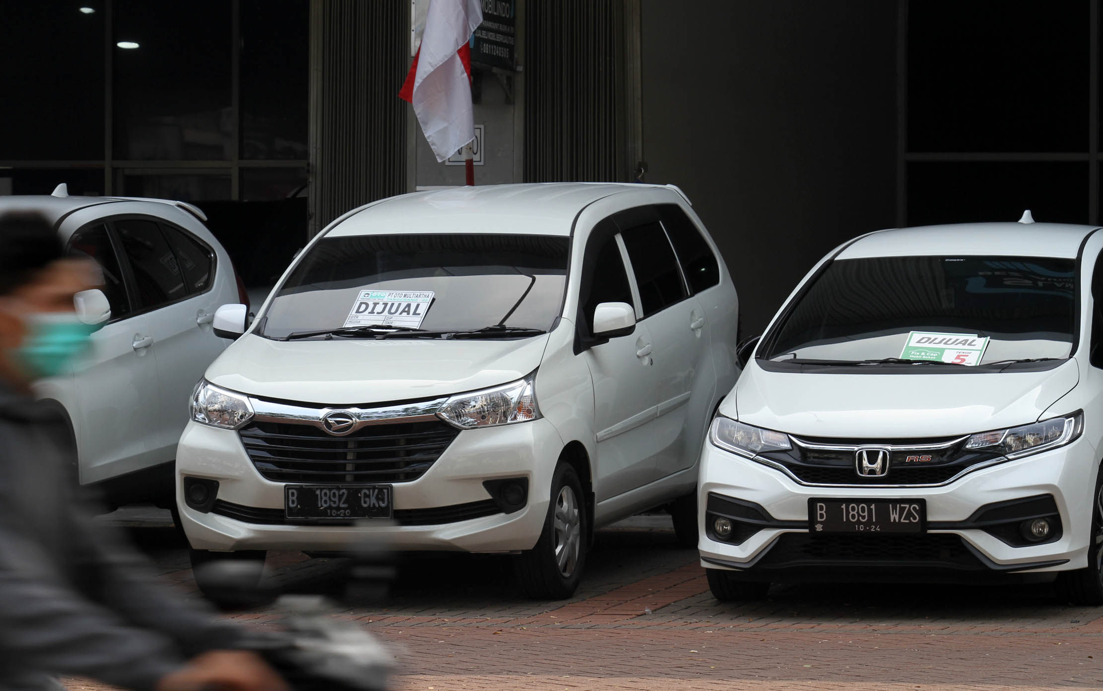 Suasana perdagangan mobil bekas di Bursa Mobil Summarecon Serpong Tangerang Selatan, Rabu 25 Agustus 2021. Foto : Panji Asmoro/TrenAsia