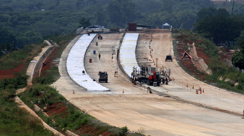 Tol Serbaraja Optimis Selesai Sesuai Target - Panji 2.jpg