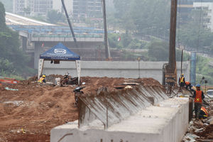 Tol Serbaraja Optimis Selesai Sesuai Target - Panji 4.jpg