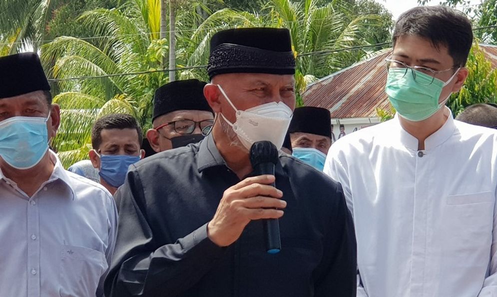 gub sumbar lepas jenazah.jpg