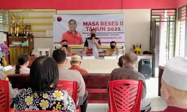 Ketua Komisi III DPRD Kota Manado, Ronny Makawata saat menggelar reses. (Foto:Istimewa)