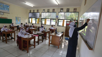 Sekolah Tatap Muka Jakarta.jpg