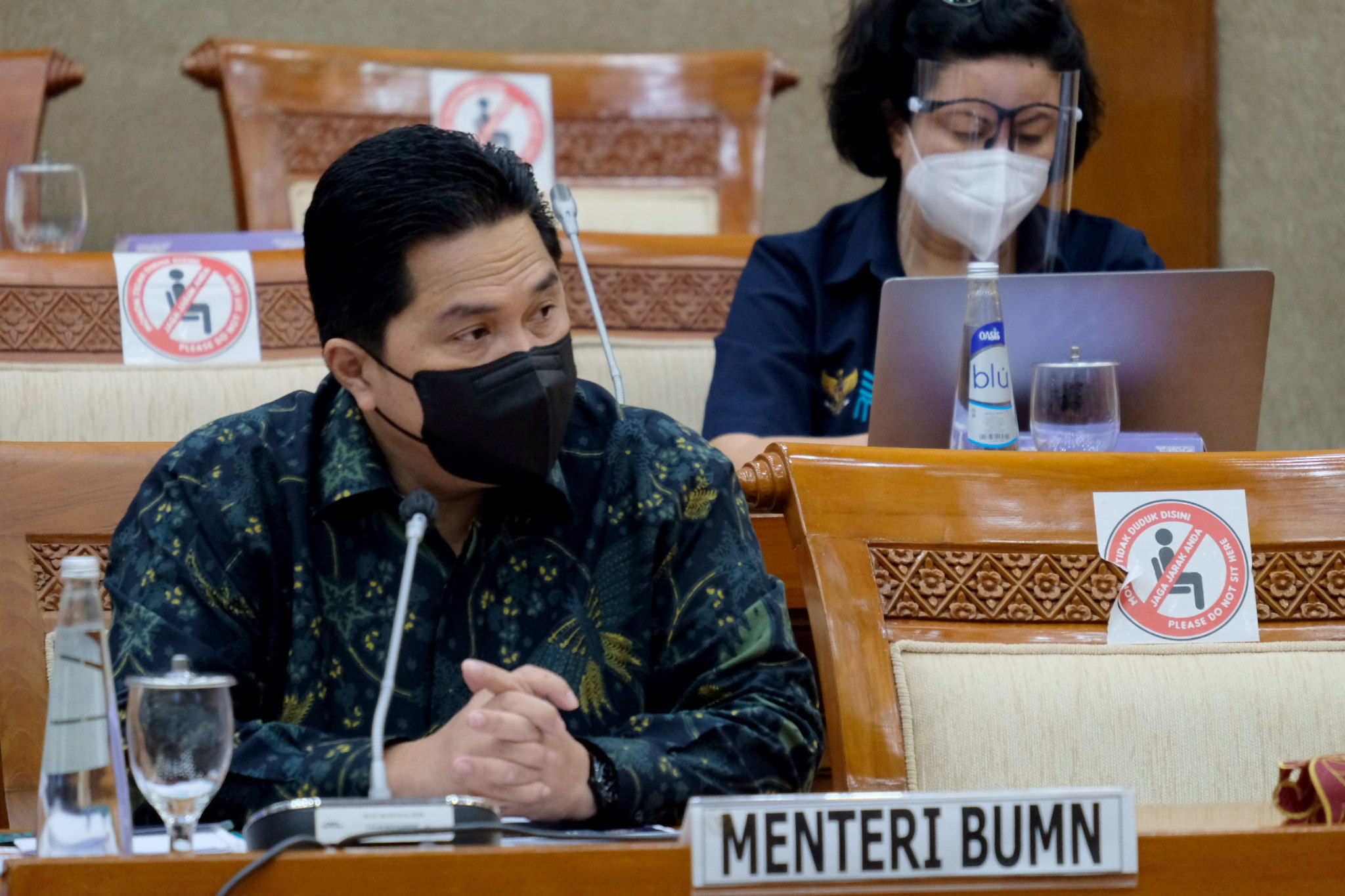 Menteri BUMN Erick Thohir mengikuti rapat kerja dengan Komisi VI DPR di Kompleks Parlemen, Senayan, Jakarta, Senin, 30 Agustus 2021. Foto: Ismail Pohan/TrenAsia