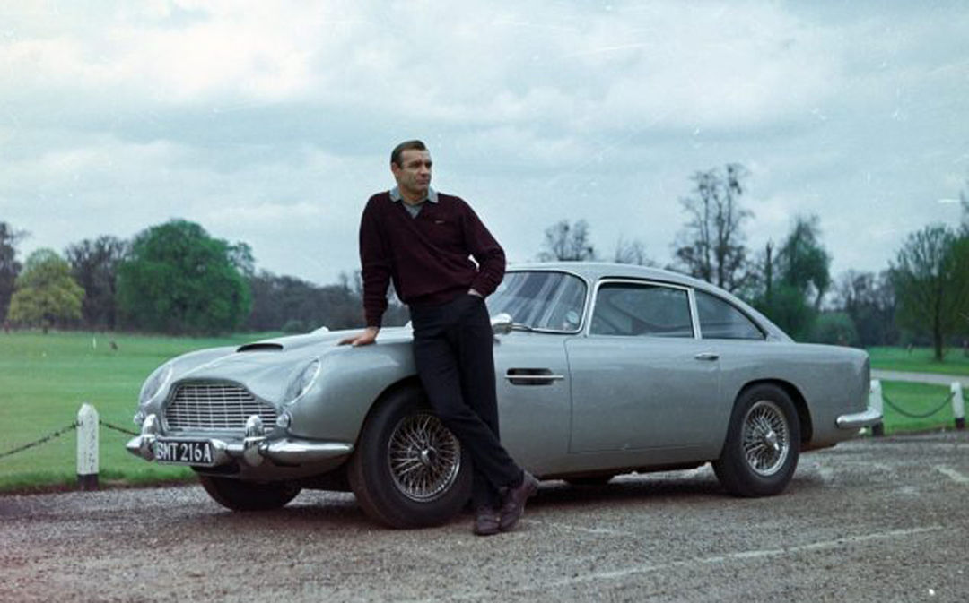 james-bond-aston-martin-d5b-640x453.jpg