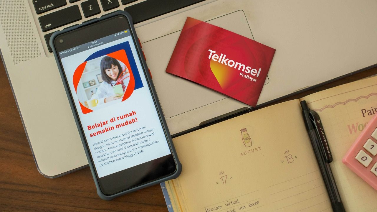 Telkomsel mendukung dan memastikan kelancaran penyaluran Program Bantuan Kuota Internet dari Kemendikbudristek untuk periode September hingga November 2021 sebagai dukungan terhadap kegiatan belajar mengajar jarak jauh. 