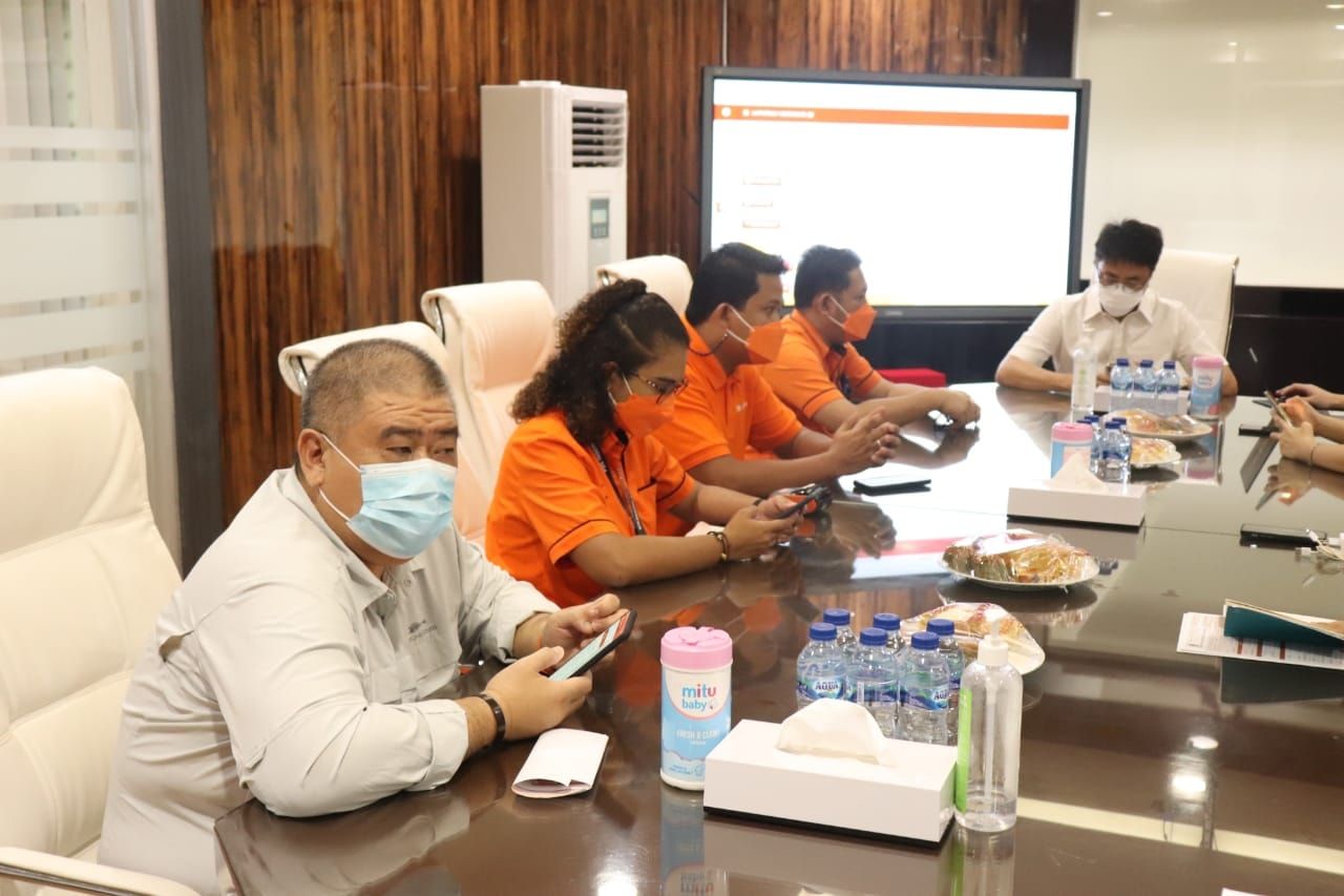 Wali Kota Manado, Andrei Angouw menerima Pimpinan PT Pos Indonesia Cabang Manado. (Foto:Istimewa)