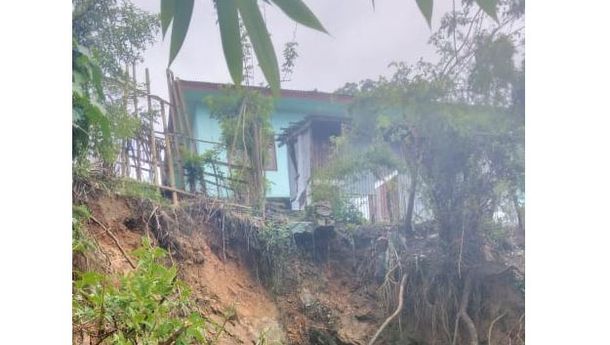 Longsor Sudah di Ujung Gedung SDN III Wolorea Tanawawo, Mohon Perhatian Dinas PPO Sikka