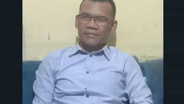 Jalan Rusak Tak Kunjung Diperbaiki,  Wakil Ketua II DPRD Matim Ajak Masyarakat Tanam Pisang di Jalan  