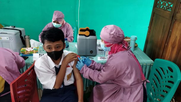 Hadapi Pembelajaran Tatap Muka, SMPN 26 Bandar Lampung Gelar Vaksinasi 