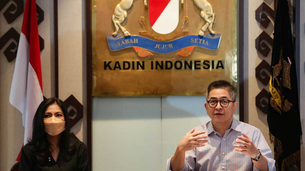 Sampoerna Salurkan Donasi Melalui Kadin - Panji 3.jpg