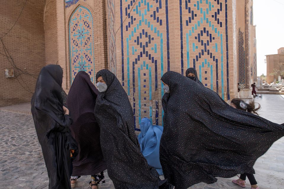 Afghan women.jpg