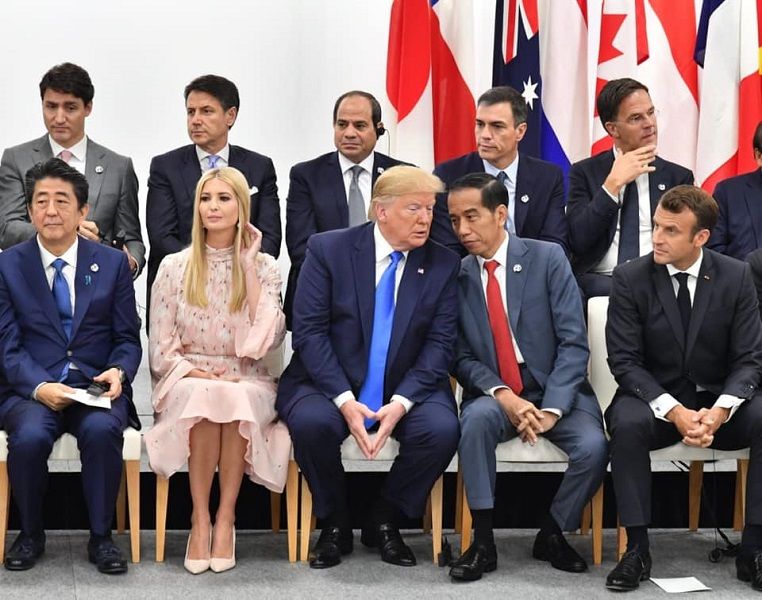 Presiden Joko Widodo saat berbincang dengan Presiden Amerika Serikat (AS) Donald Trump dalam KTT G20 pada 2019 / Dok. Setneg