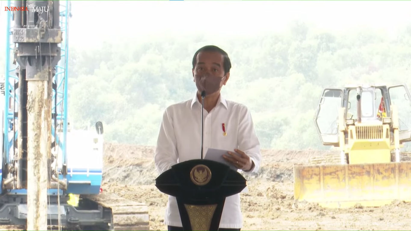 Presiden Jokowi dalam Groundbreaking Pabrik Baterai IBC-LG.