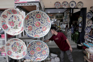 Industri Keramik.jpg