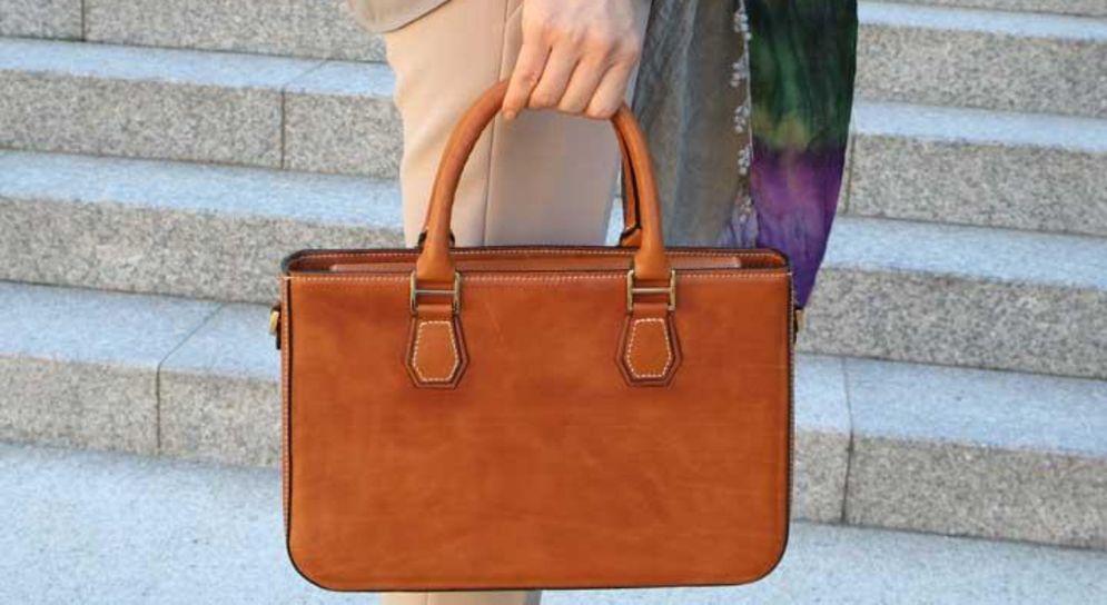 Ilustrasi pilihan tas sesuai bentuk tubuh.