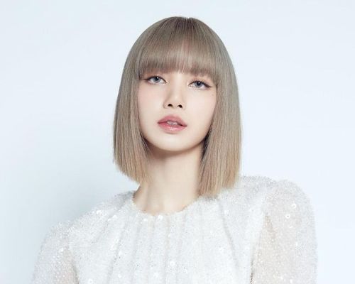 Album Debut Solo Lisa 'LALISA' Lampaui Rekor Penjualan 'The Album' dari BLACKPINK dalam Minggu Pertama