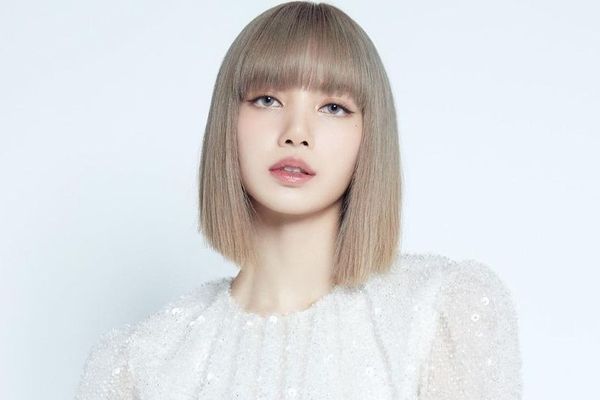 Album Debut Solo Lisa 'LALISA' Lampaui Rekor Penjualan 'The Album' dari BLACKPINK dalam Minggu Pertama