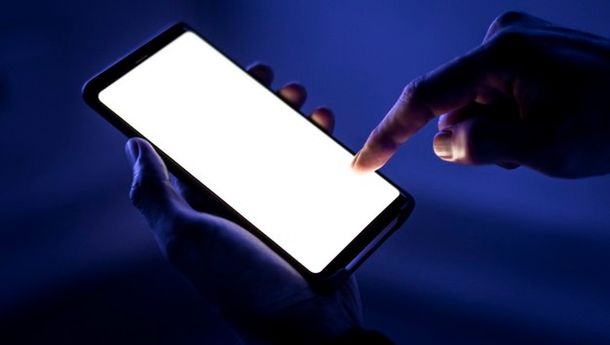 Bahaya Main Smartphone Sebelum Tidur