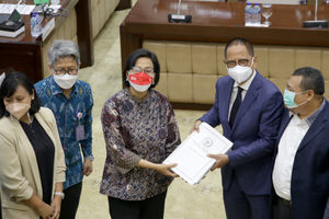 Menkeu Raker DPR .jpg