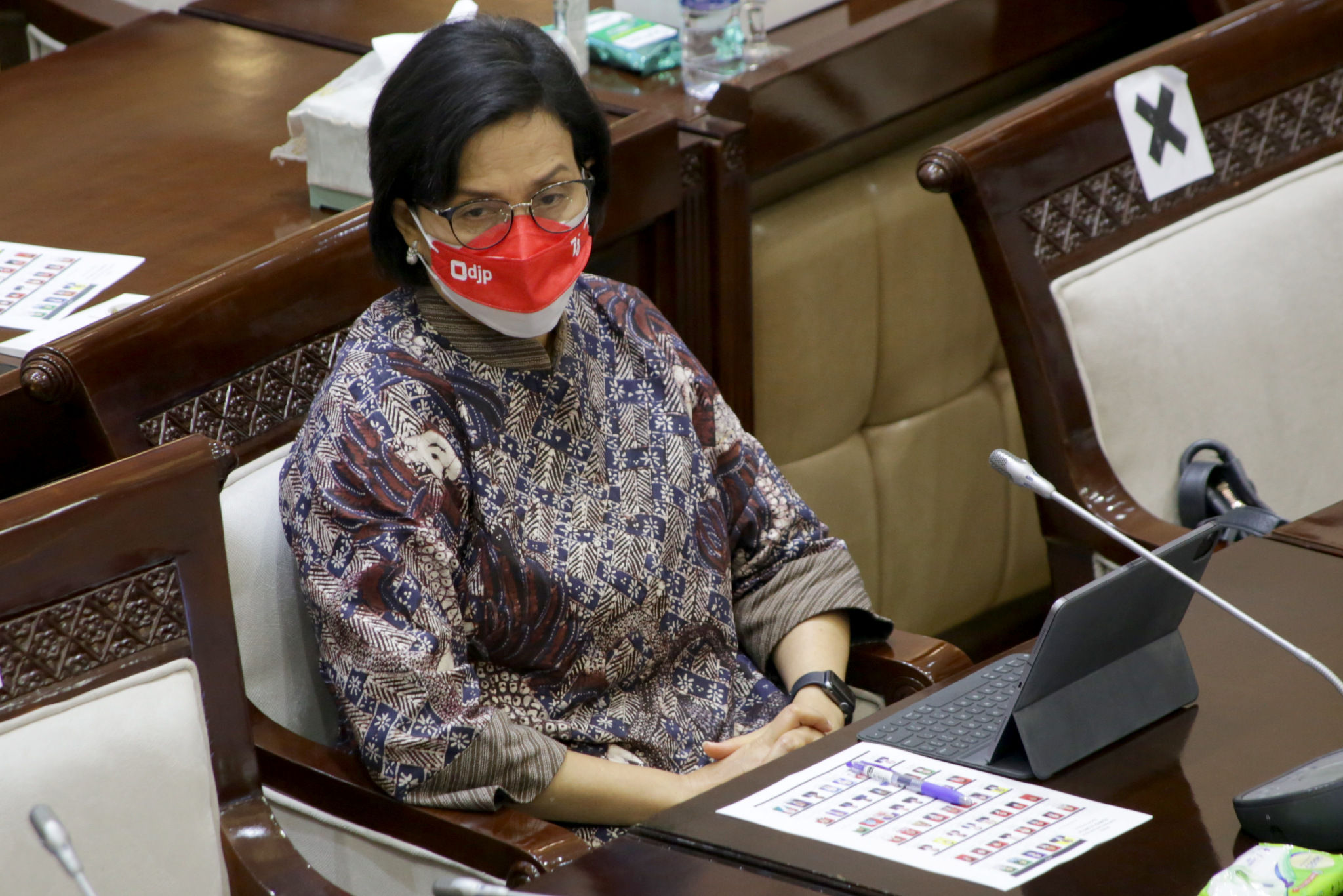 Menteri Keuangan Sri Mulyani hadir dalam rapat kerja di Kompleks Parlemen MPR/DPR-DPD, Senayan, Jakarta, Senin, 20 September 2021. Foto: Ismail Pohan/TrenAsia