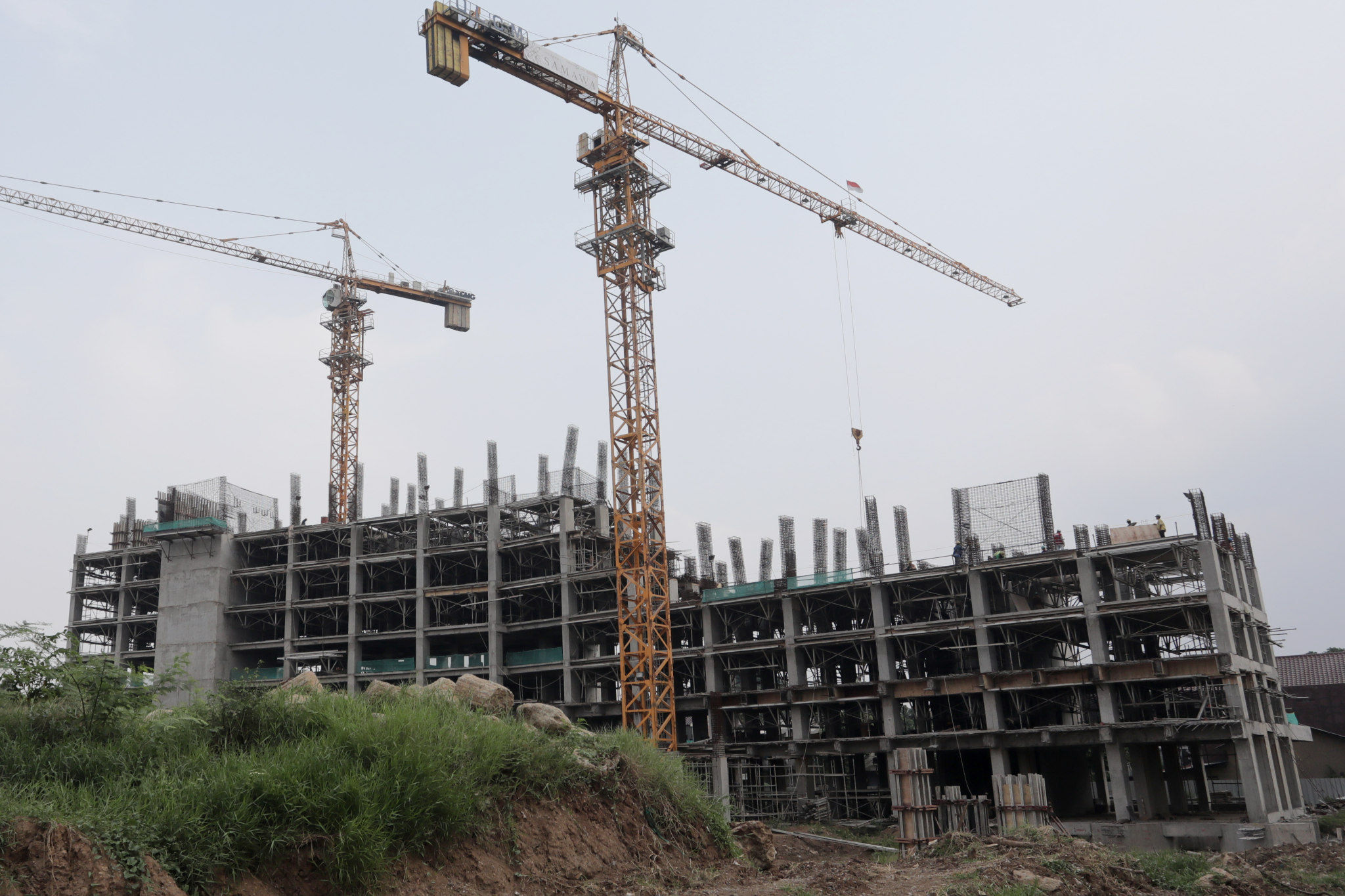 Suasana proyek pembangunan rumah susun.