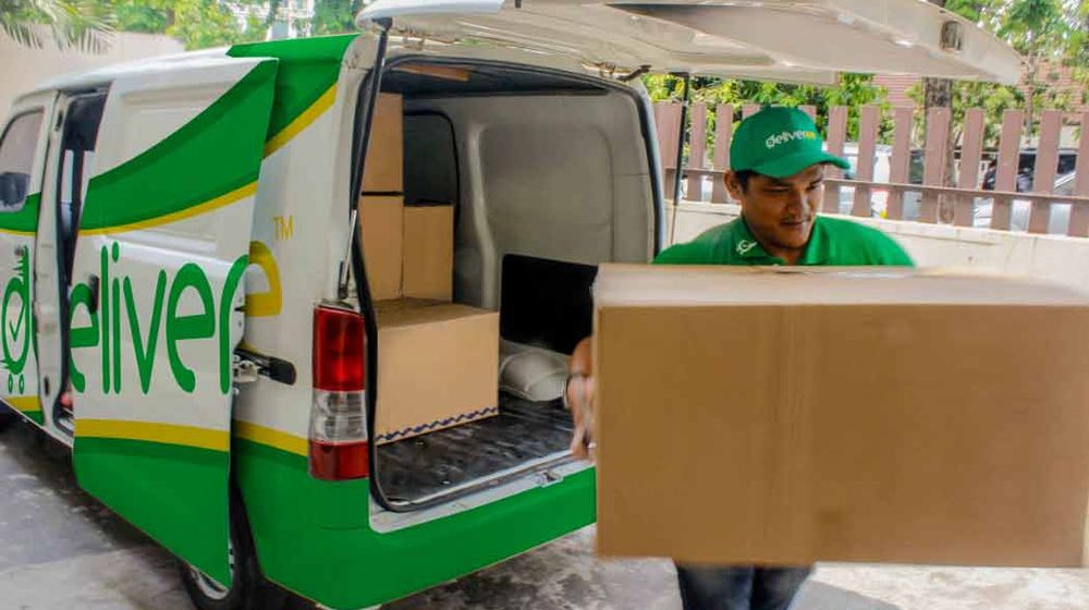deliveree-jakarta-sewa-mobil-box-engkel-jasa-delivery.jpg