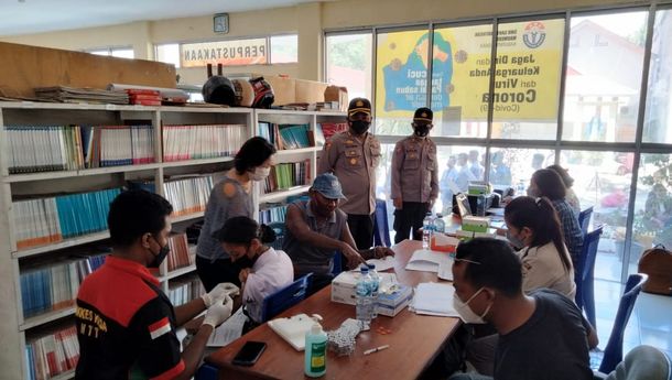 Polres Sikka Gelar Vaksinasi Tahap 1 di SMK St. Mathilda, Dipantau Unicef