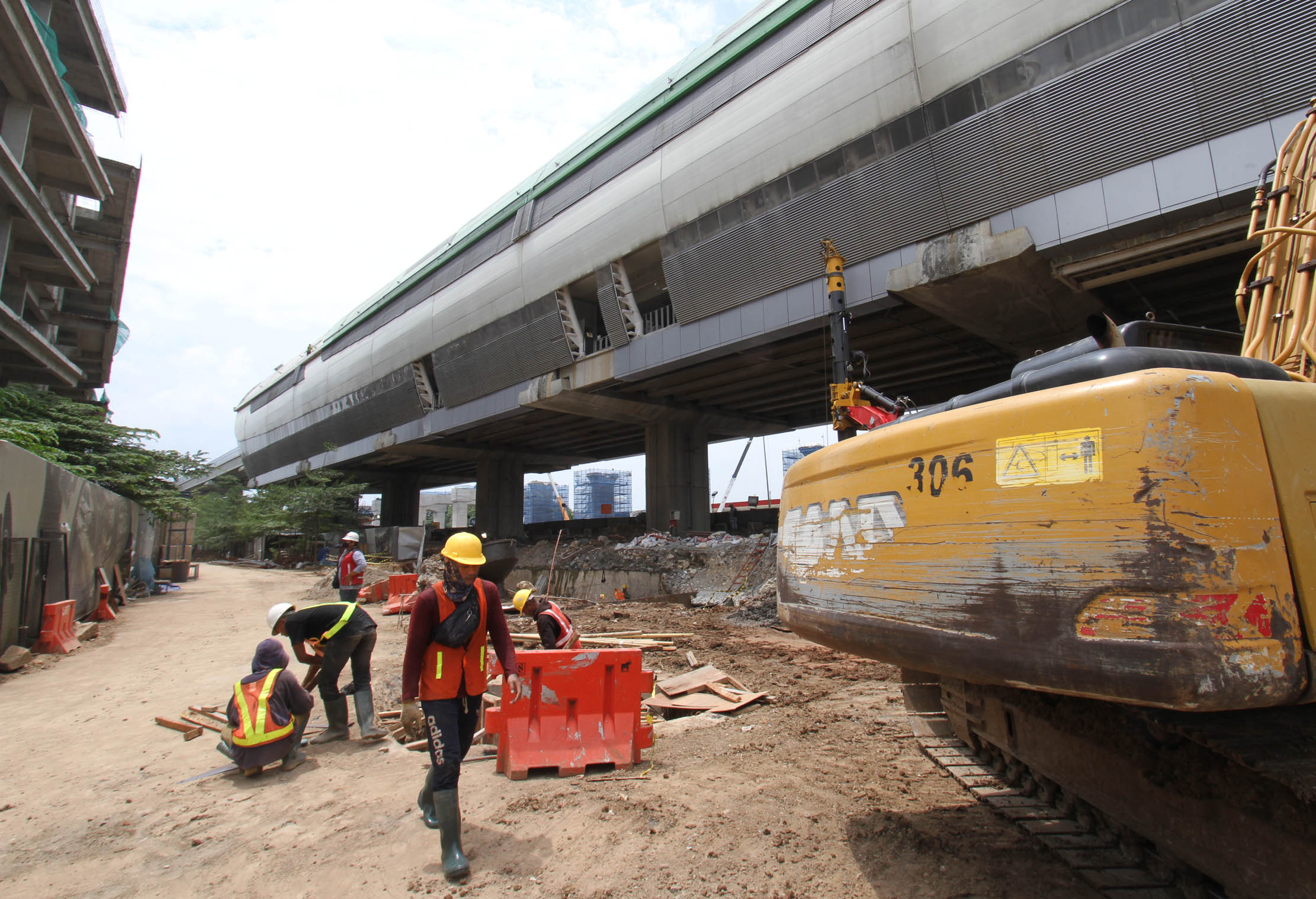 LRT City Jatibening merupakan salah satu dari 11 proyek hunian konsep Transit Oriented Development (TOD) yang sedang berjalan dari PT Adhi Commuter Properti (ADCP), pengembang properti terintegrasi dengan transportasi massal pertama dan terbesar di Indonesia. Foto : Panji Asmoro/TrenAsia