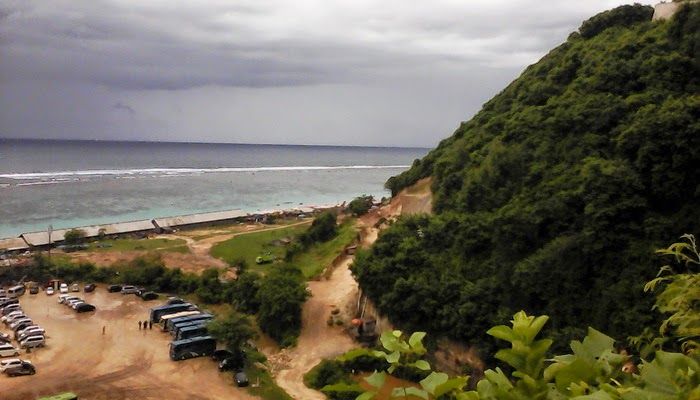 Salah satu obyek wisata di Bali, Pantai Pandawa di Kecamatan Kuta Selatan Kabupaten Badung.