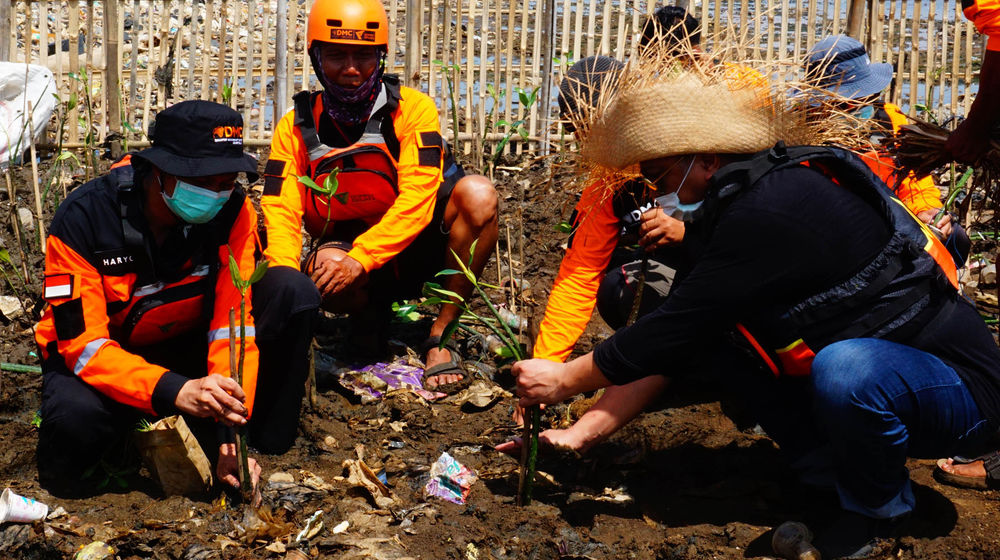 Peringatan World Clean Up Day - Panji 1.jpg