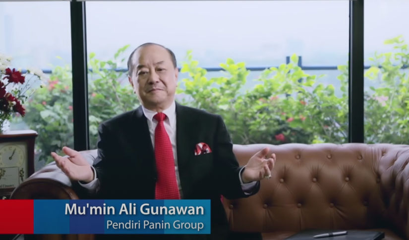 Mu'min Ali Gunawan, bos Bank Panin. dalalm satu kesempatan, disebut dalam kasus suap pajak