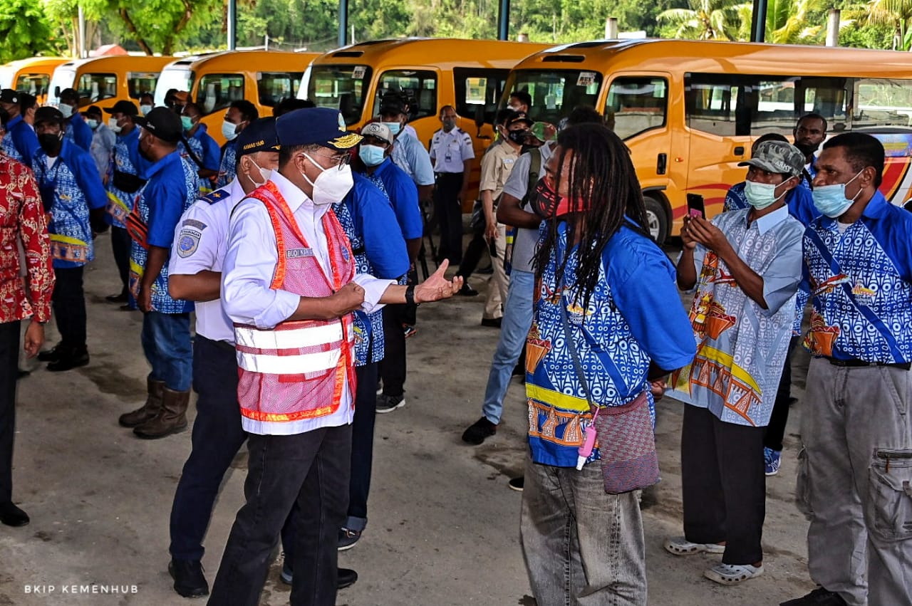 Menteri Perhububungan (Menhub) Budi Karya Sumadi saat meninjau sarana dan prasarana infrastruktur transportasi di Jayapura dan Merauke menjelang PON XX dan Peparnas XVI di Papua, Sabtu, 25 September 2021