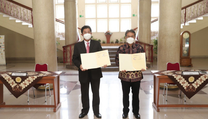 Penandatanganan naskah kerjasama antara UGM dan STIP Jakarta