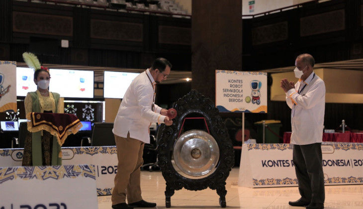 Suasana pembukaan kontes robot Indonesia 2021