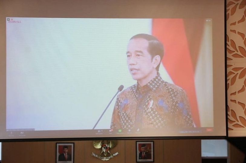 Presiden Republik Indonesia Joko Widodo saat meresmikan pembangunan gedung dan infrastruktur Universitas Mulawarman (Unmul) Samarinda , secara virtual, Senin (27/9/2021)