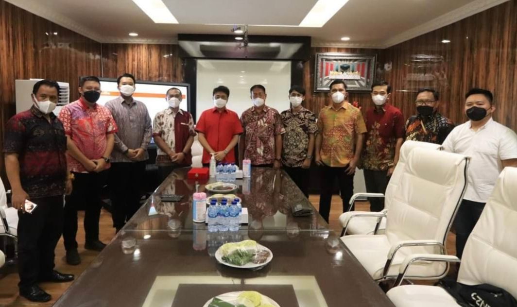 Wali Kota Manado Andrei Angouw menerima kunjungan dari Astra Manado. (Foto:Istimewa)