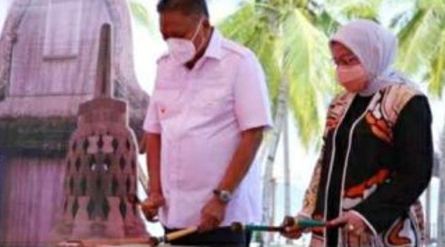 Gubernur Sulawesi Utara (Sulut) Olly Dondokambey mendampingi Menteri Ketenagakerjaan (Menaker) RI Ida Fauziyah dalam melakukan Kick Off Pemagangan Destinasi Pariwisata Super Prioritas (DPSP). (Foto:Istimewa)
