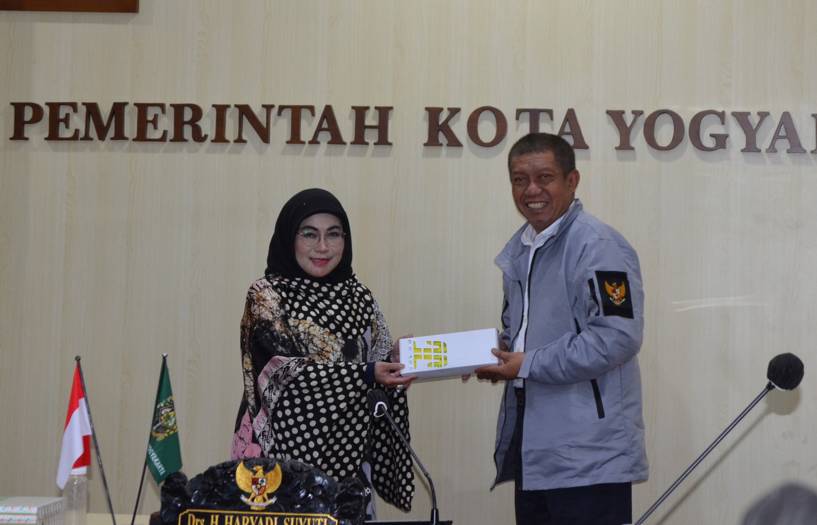 Walikota Yogyakarta Haryadi Suyuti bersama Ketua Tim Penggerak PKK Yogyakarta Tri Kirana Muslidatun.