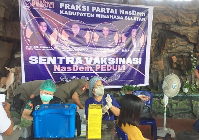 Kegiatan vaksinasi yang digelar oleh Partai Nasdem. (Foto:Istimewa)